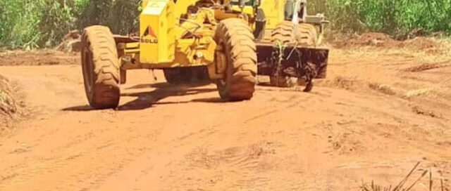 Wanda avanza con el mantenimiento de caminos en Paraje San Lorenzo y Paraje Morena