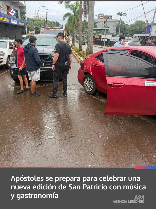Colisión entre dos vehículos en una intersección céntrica de Puerto Iguazú