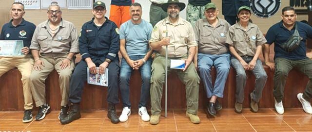Bomberos de Puerto Iguazú se capacitaron en manejo de ofidios y arácnidos en el Parque Nacional Iguazú