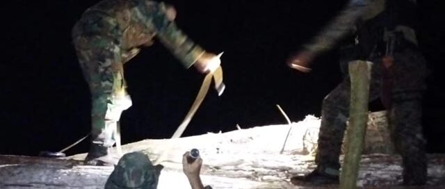 Interceptaron un camión con más de seis metros cúbicos de madera nativa extraída sin autorización en Andresito