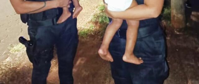 Hallaron a dos niños solos en una vivienda abandonada y fueron resguardados por la Policía en Apóstoles