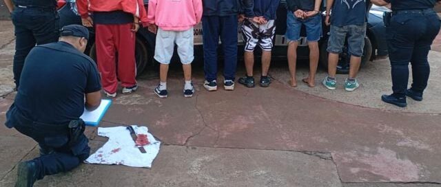 Demoraron a siete menores en Oberá por agredir con un machete a un joven en una plaza