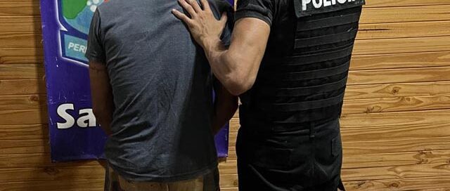 San Javier: detuvieron a un joven que amenazó a su vecina con un machete y atacó a la Policía