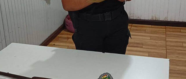 Puerto Esperanza: detuvieron a un hombre por amenazar y agredir a su pareja, secuestraron una escopeta