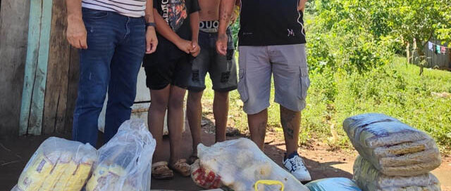 Bonpland: el intendente Juan Carlos Bueno acompañó la entrega de mercaderías en comunidades