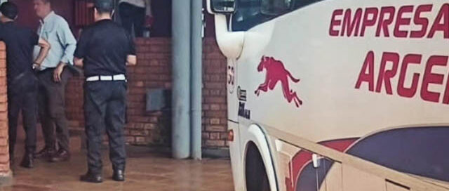 Montecarlo: detuvieron a un chofer que manejaba un colectivo con 1,65 de alcohol y 13 pasajeros a bordo