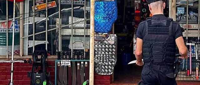 Campo Grande: intentó escapar de la Policía, robó un machete y quiso enfrentarlos