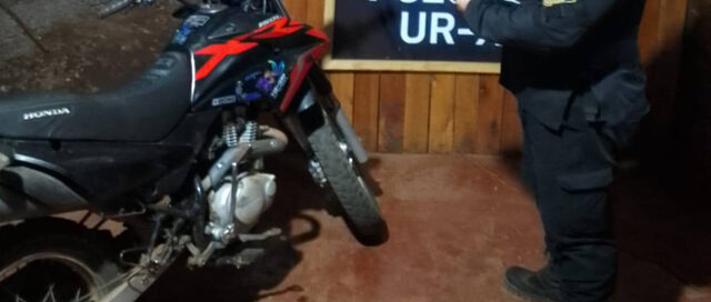 Pozo Azul: secuestran una motocicleta robada tras la fuga de su conductor en un control vehicular