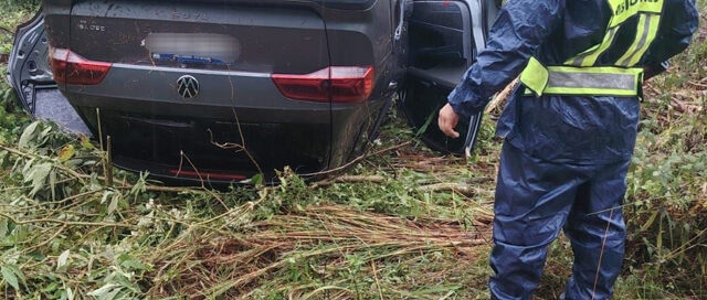 El Alcázar: hallaron un vehículo volcado, modificado para contrabando y con pedido de secuestro por robo