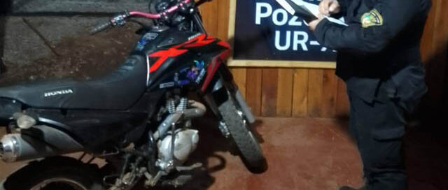 Pozo Azul: secuestraron una motocicleta robada tras la fuga del conductor