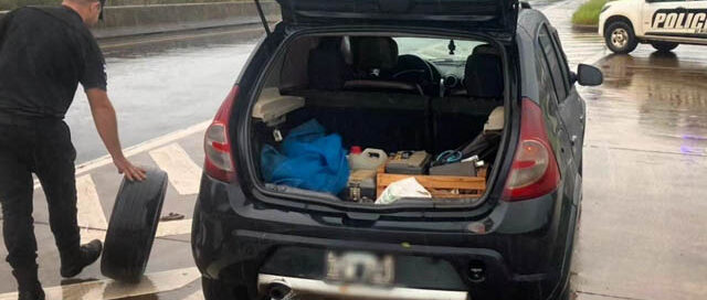 Santa Ana: quedó varado en plena tormenta sobre la Ruta 12 y fue asistido por la Policía